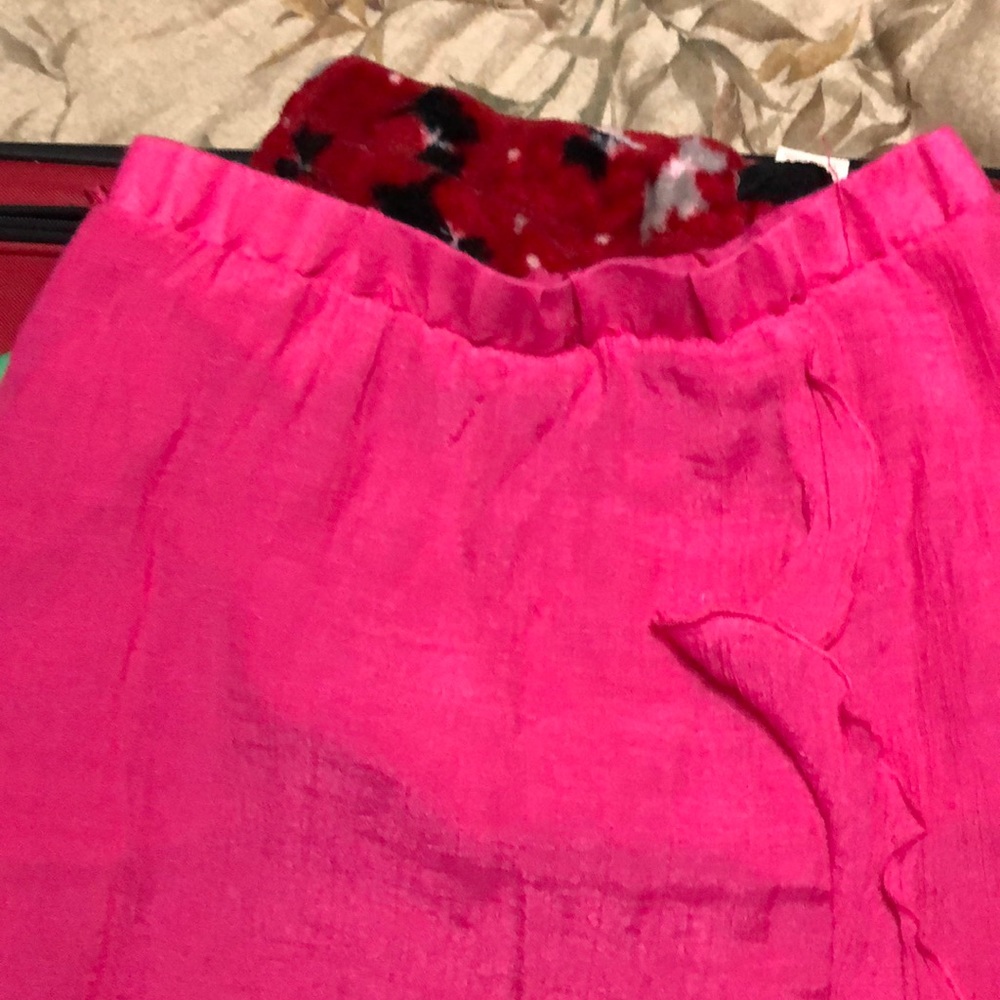 IZ girl Hot pink Skirt. Size xl girls